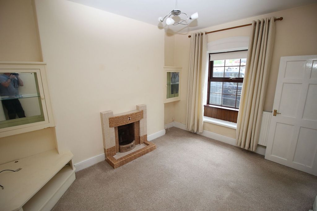 Property photo 2 of 10