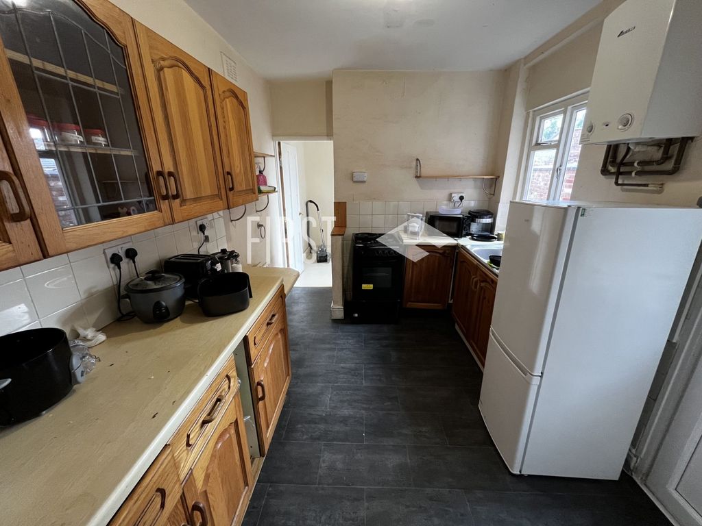 Property photo 3 of 12 Photo 8