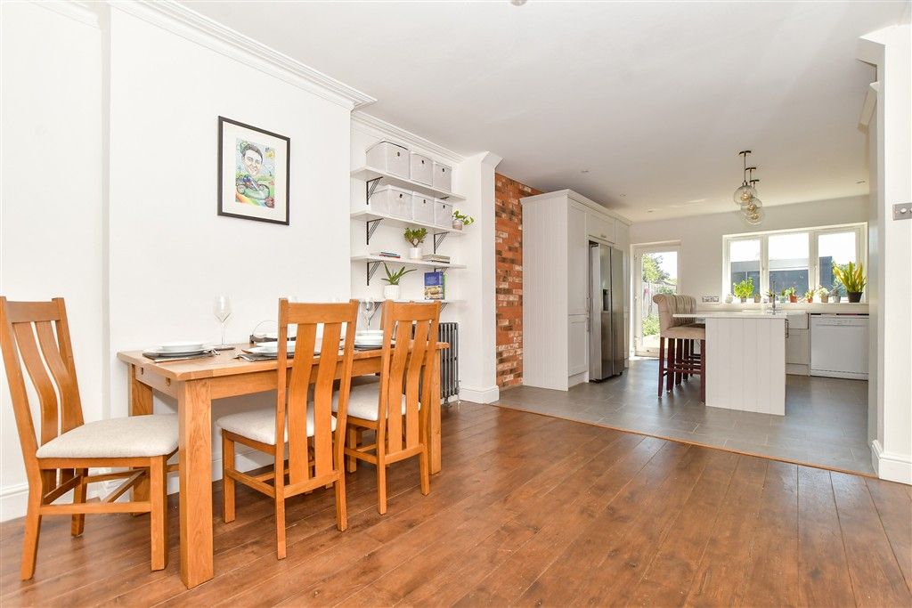 Property photo 3 of 16 Dining Area *