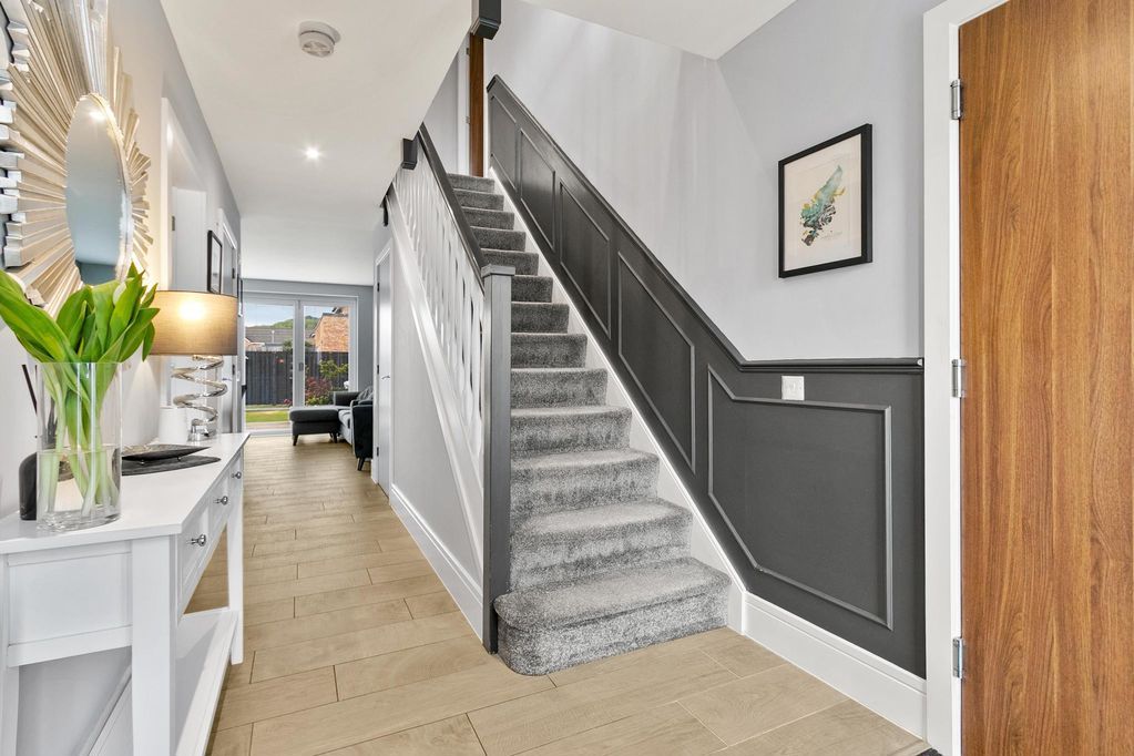 Property photo 3 of 30 Hall