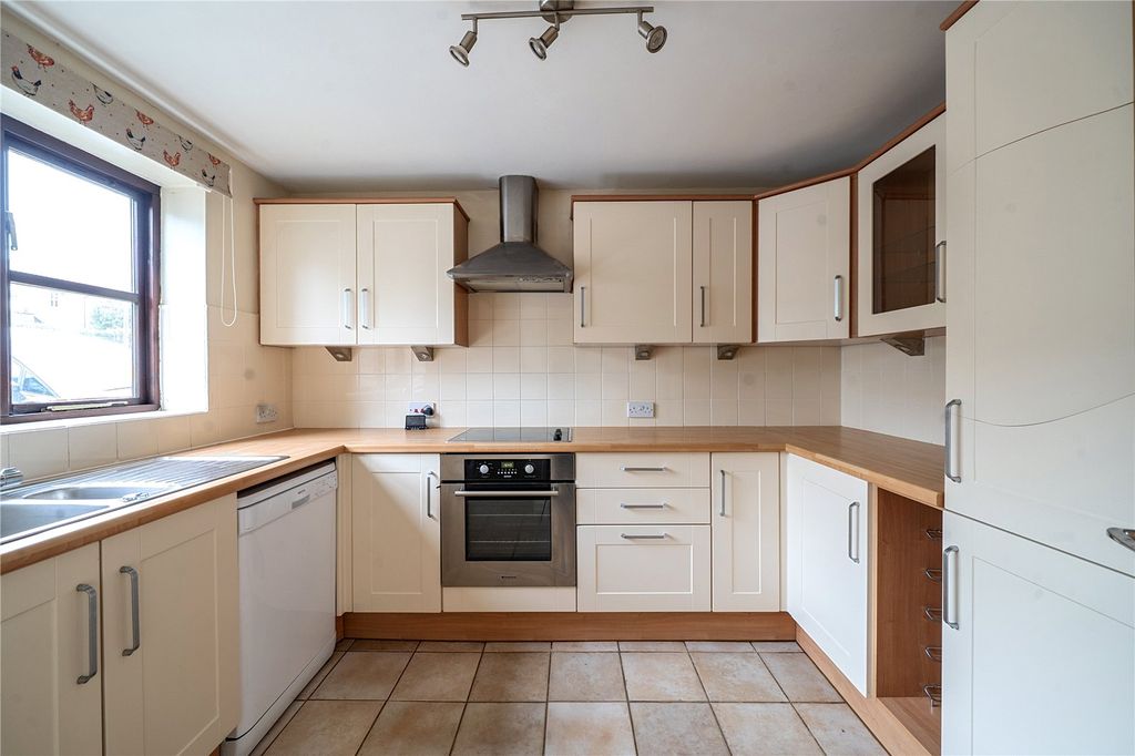 Property photo 2 of 20 Picture No. 35