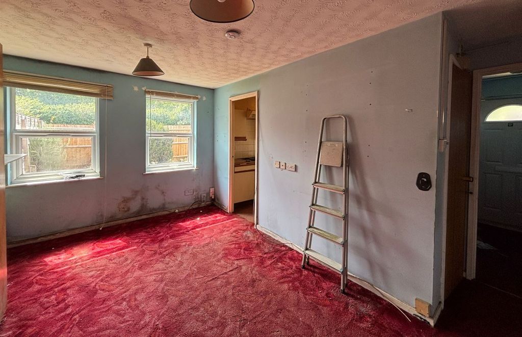 Property photo 3 of 7