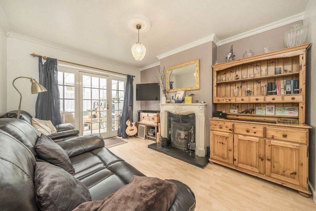 Property photo 2 of 6