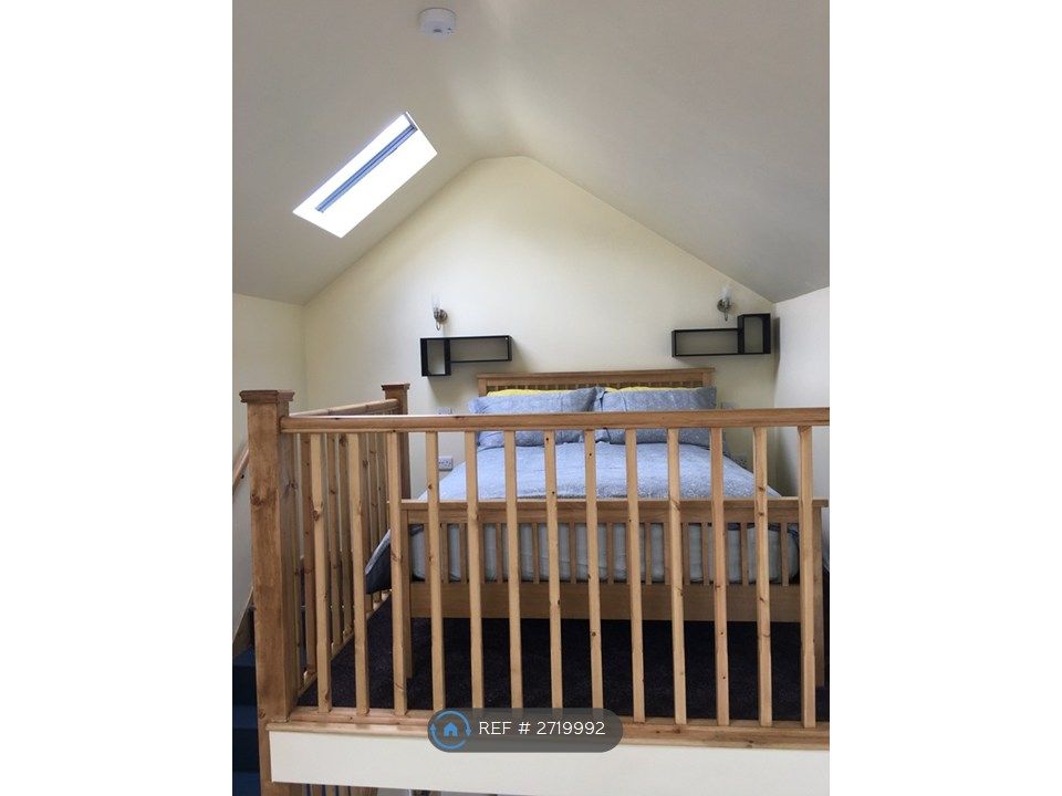 Property photo 2 of 9 Bed On Mezzanine Floor