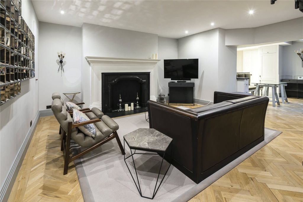 Property photo 1 of 19 Reception Room
