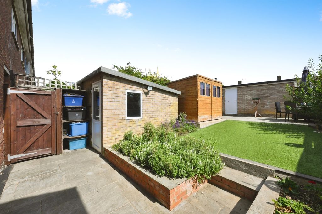 Property photo 2 of 16