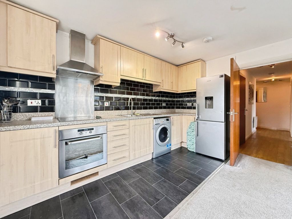 Property photo 3 of 11 4385056