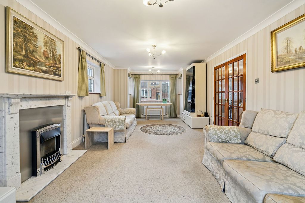 Property photo 2 of 16