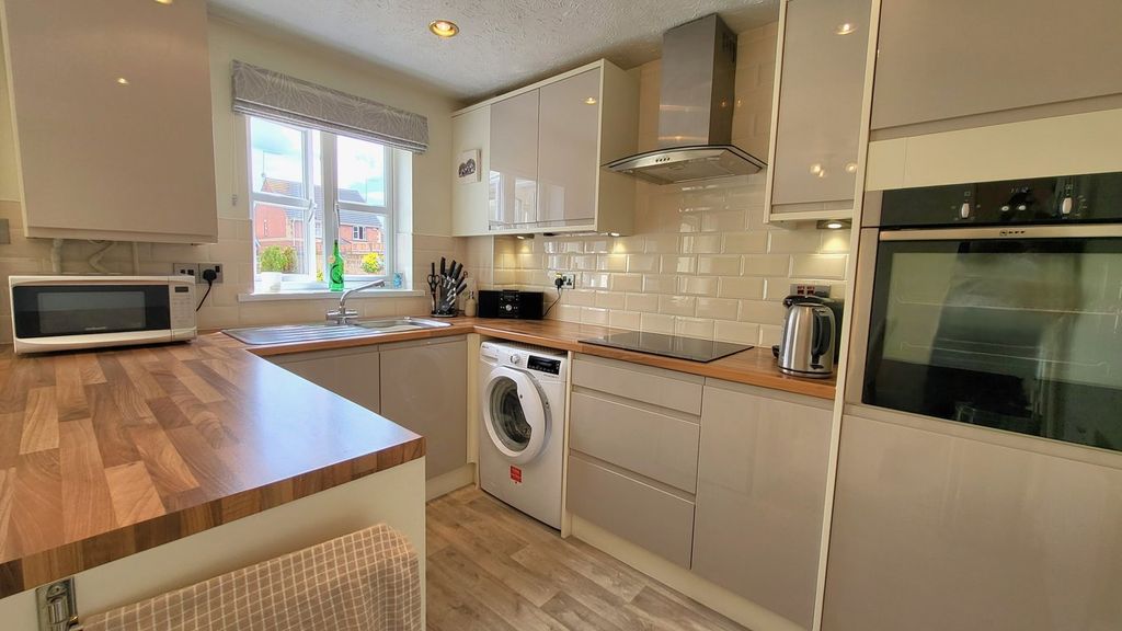 Property photo 2 of 18