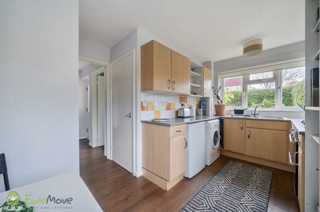 Property photo 3 of 16 Kitchen Breakfast Room