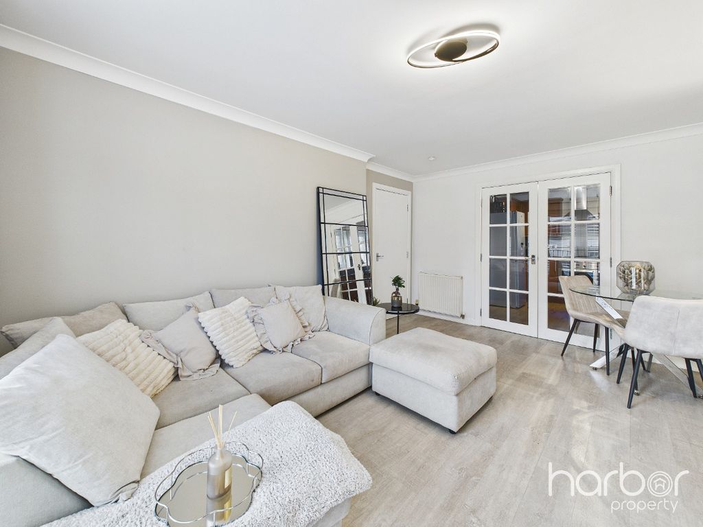 Property photo 3 of 15 4749595