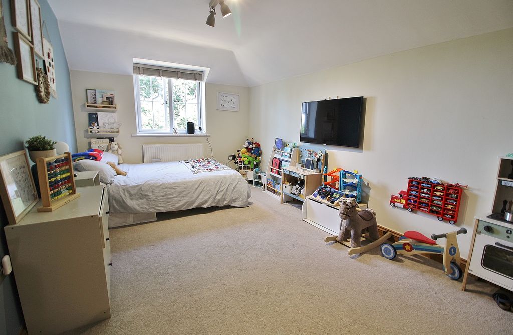 Property photo 2 of 12