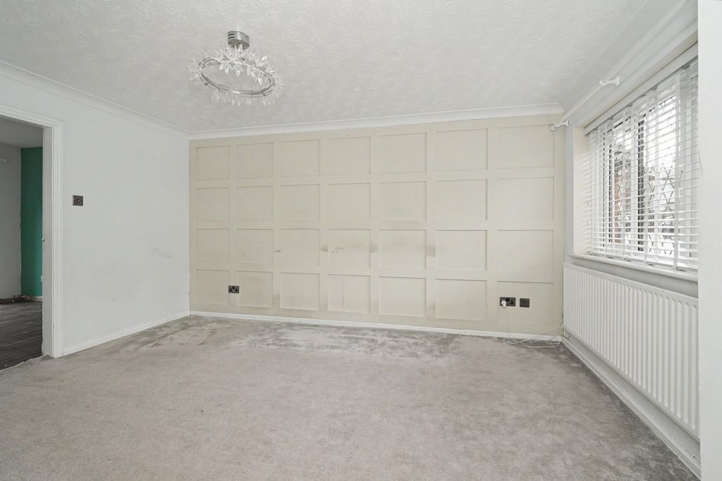 Property photo 3 of 19 10 Grantham Street, Blackburn, Lancashire, Bb2 4Bz