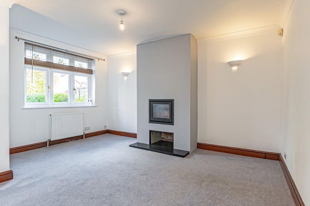 Property photo 3 of 25