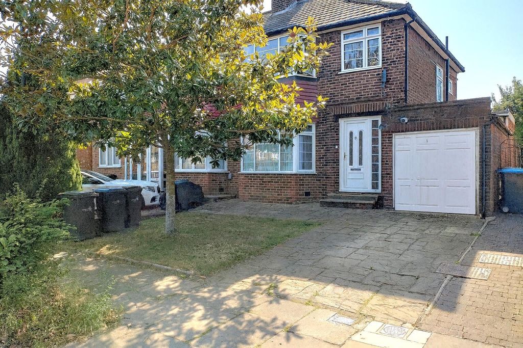 Property photo 1 of 18