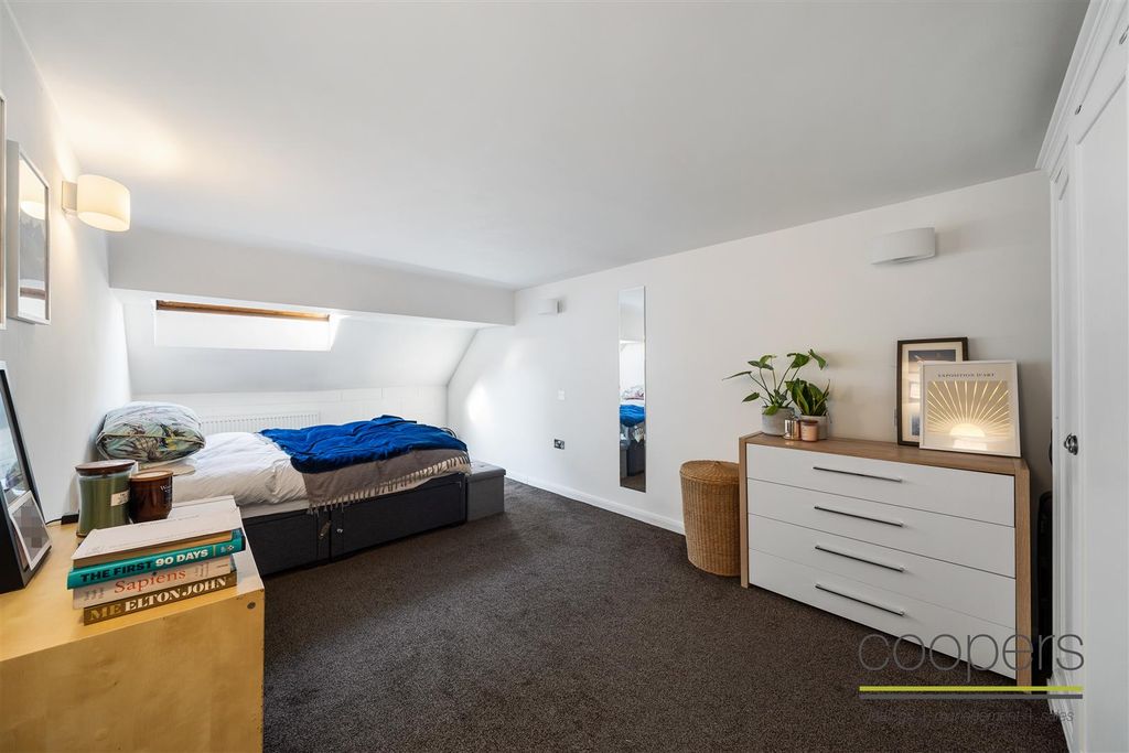 Property photo 2 of 12 14A The Stableyard Sw9 9Tl-2.Jpg