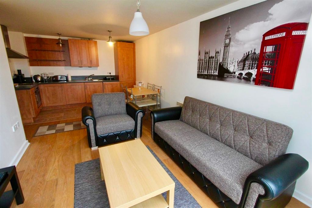 Property photo 2 of 10