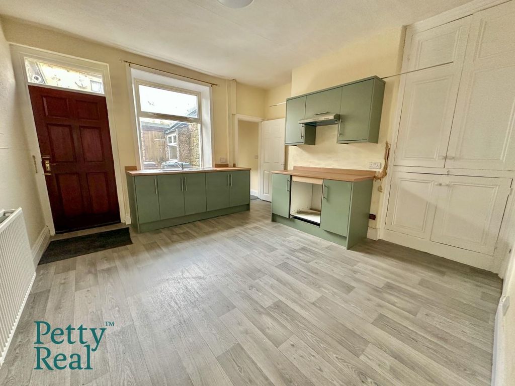 Property photo 3 of 10 5C1986Fa-512D-4E4D-A946-E0571Baf34DC.Jpeg