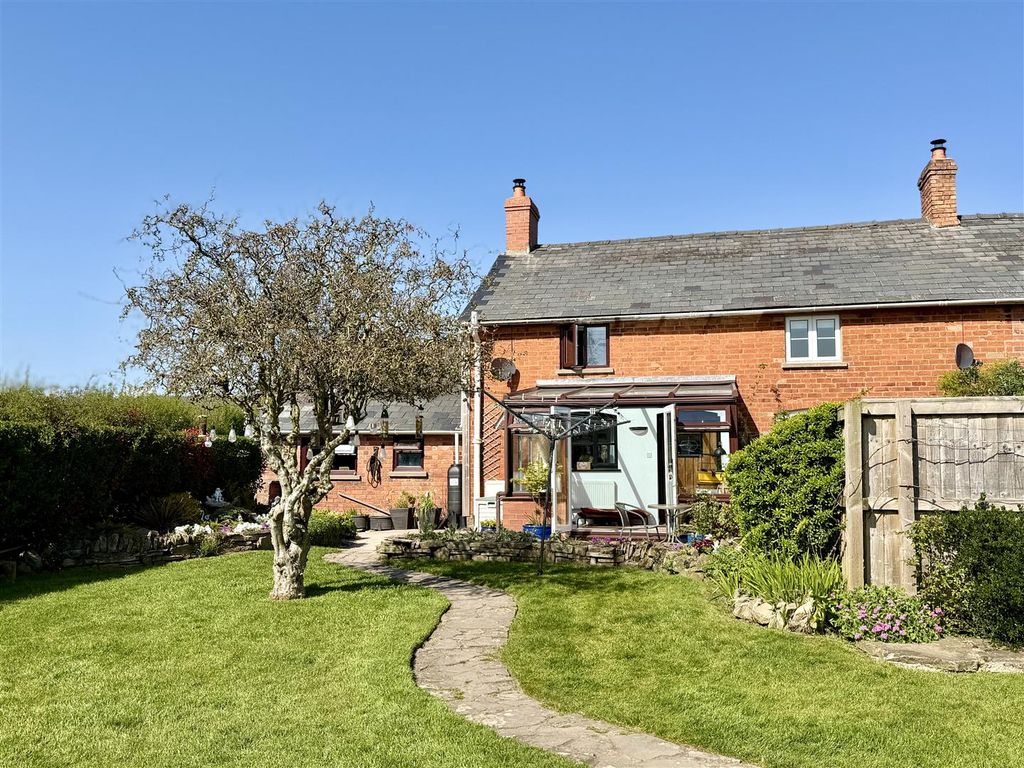 Property photo 1 of 40