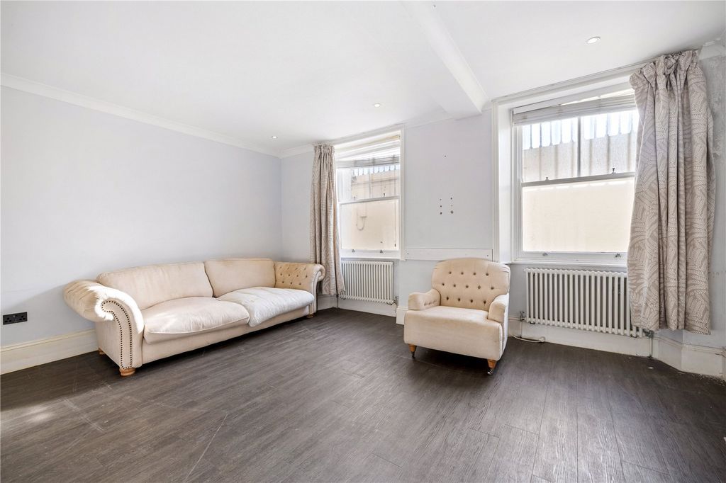 Property photo 3 of 18 Picture 3