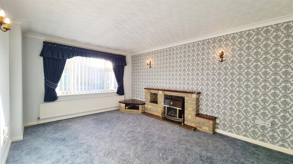 Property photo 2 of 14 Living Room