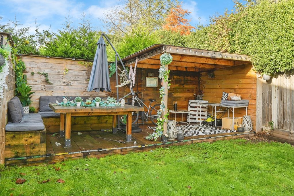 Property photo 2 of 17 Photo