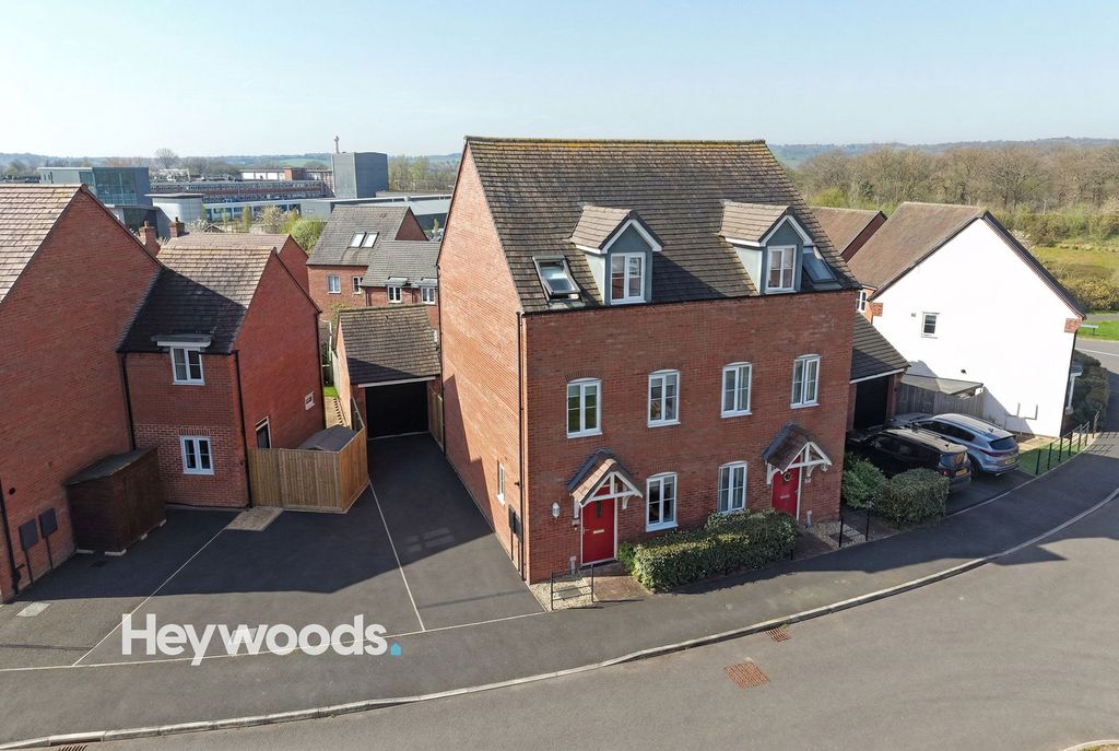 Property photo 1 of 41