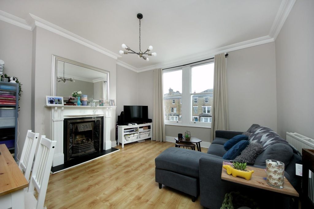 Property photo 2 of 8