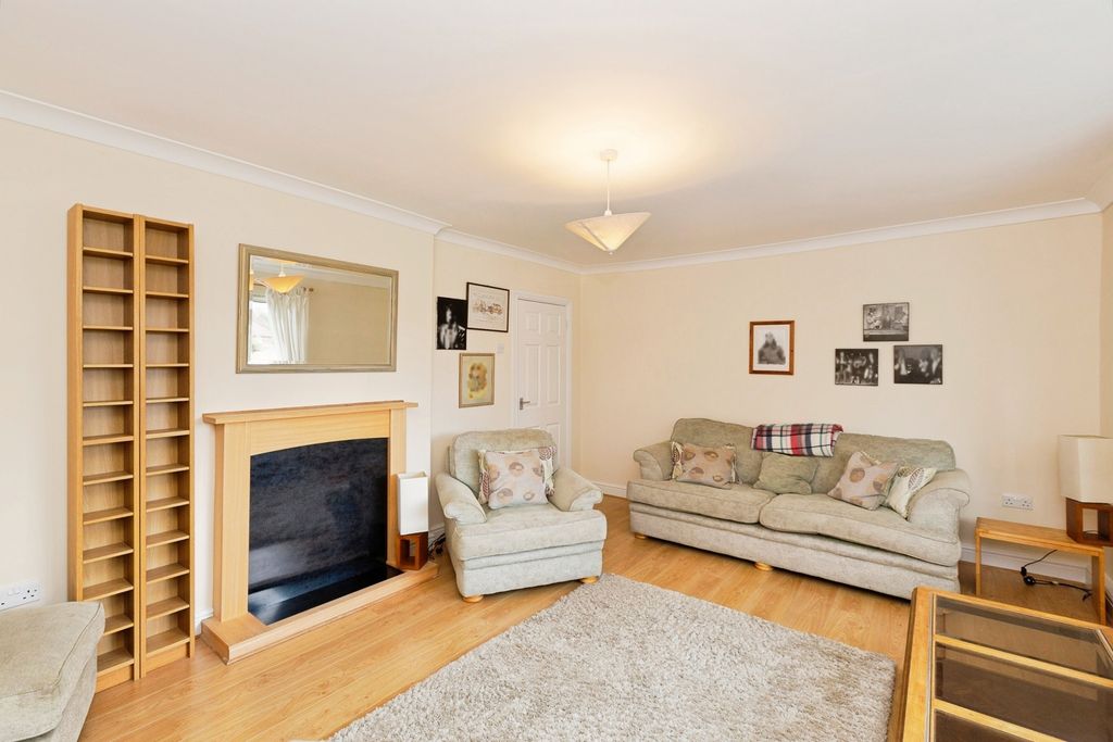 Property photo 3 of 21 Pbox-Img.Jpg
