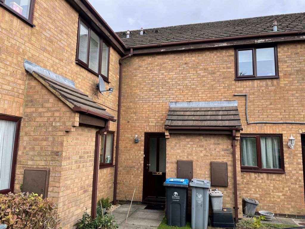 Property photo 1 of 12 49 Hollybush Road Outside