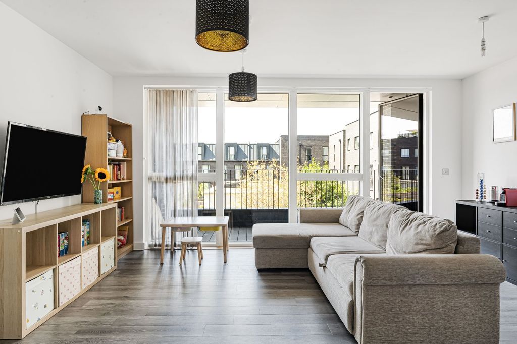 Property photo 1 of 24 Open Plan Living