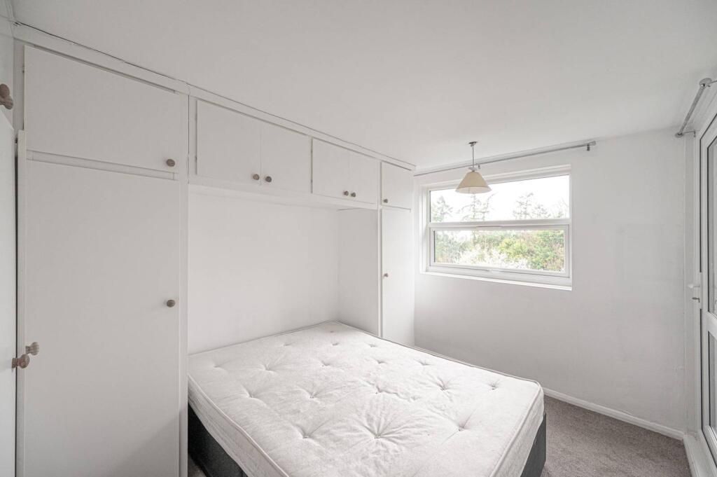 Property photo 3 of 5 Bedroom