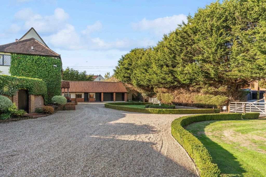 Property photo 2 of 74