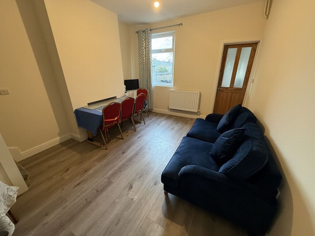 Property photo 2 of 7 Lounge