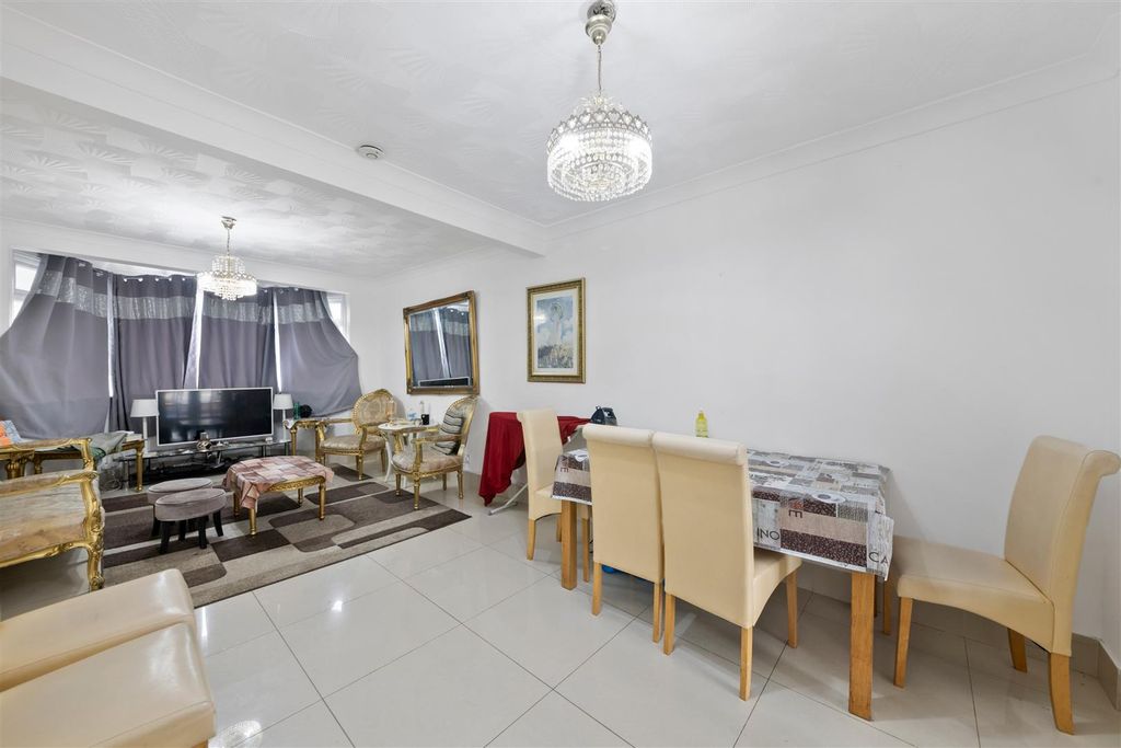 Property photo 3 of 18 2