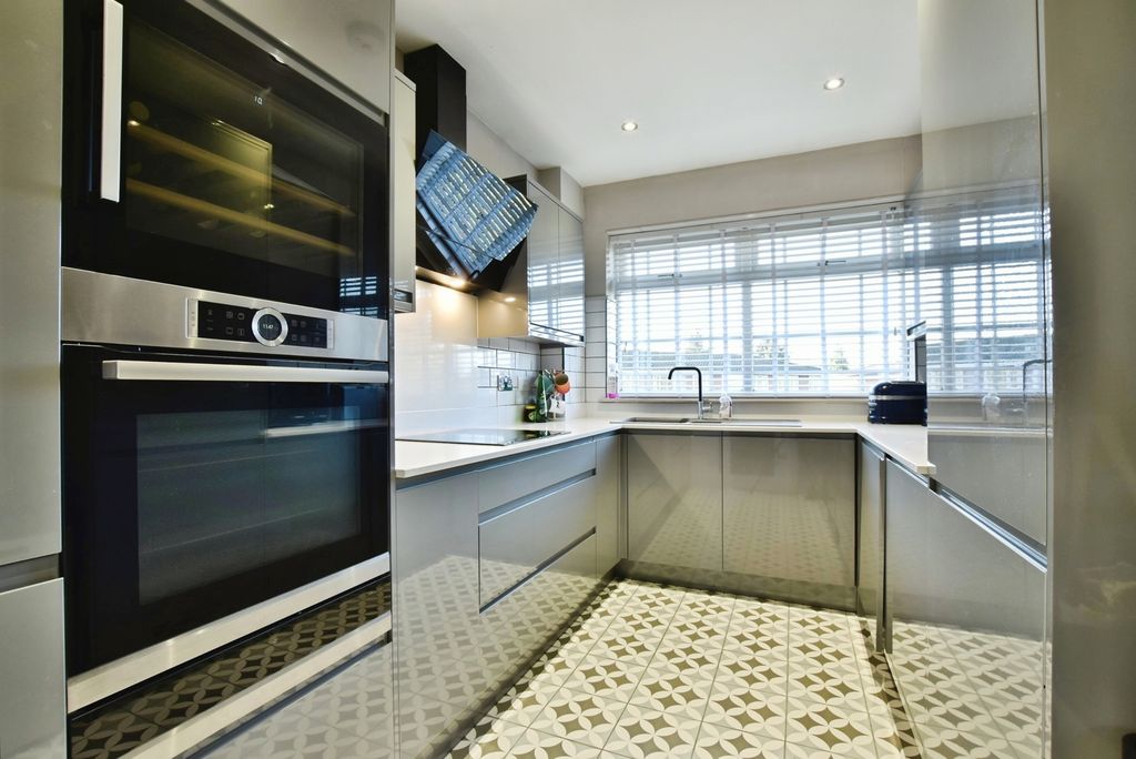 Property photo 2 of 13 Kitchen