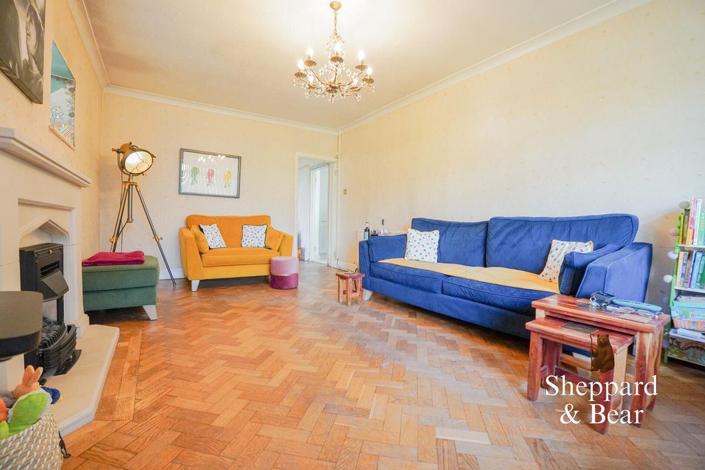 Property photo 1 of 39 Living Room