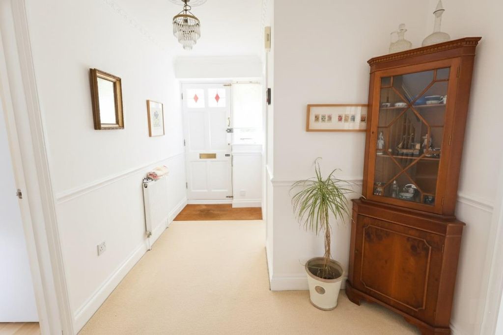 Property photo 2 of 33 Entrance.Jpg