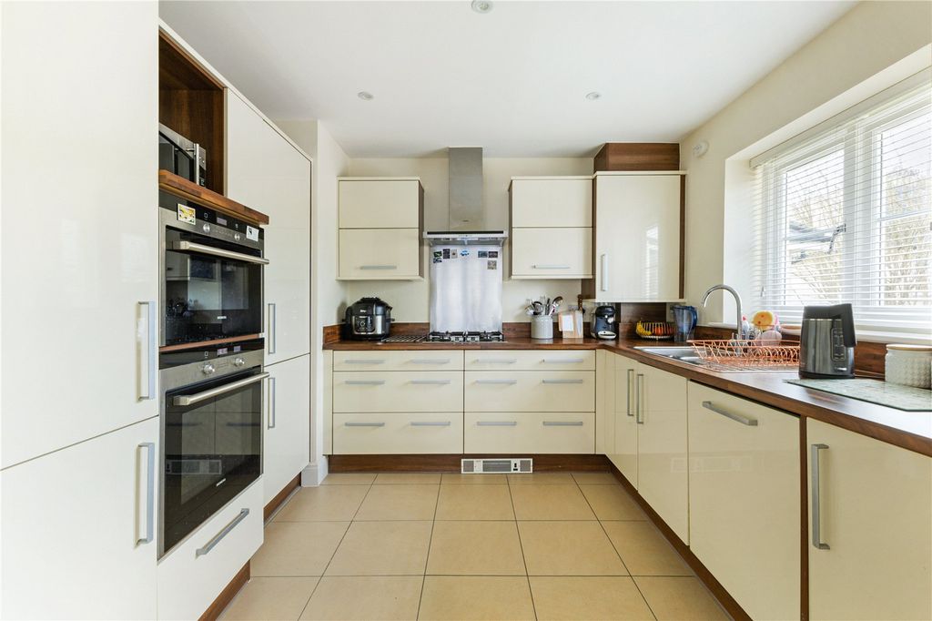 Property photo 2 of 13 Kitchen
