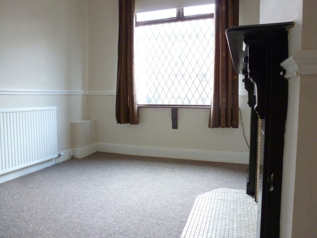 Property photo 2 of 16 Lounge