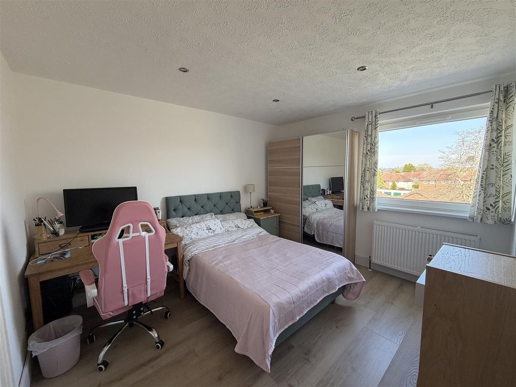 Property photo 3 of 12 Img_8847.Jpg