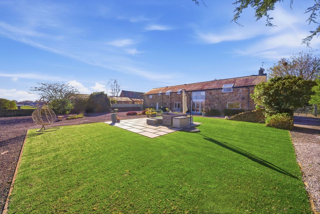 Property photo 2 of 78