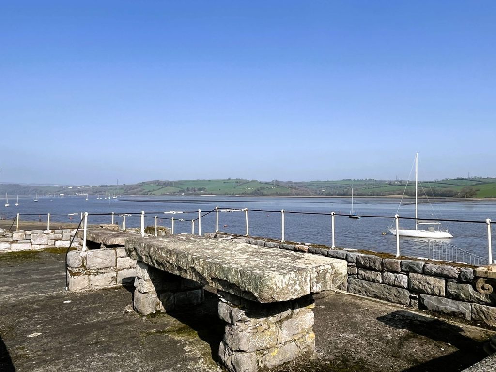 Property photo 3 of 23