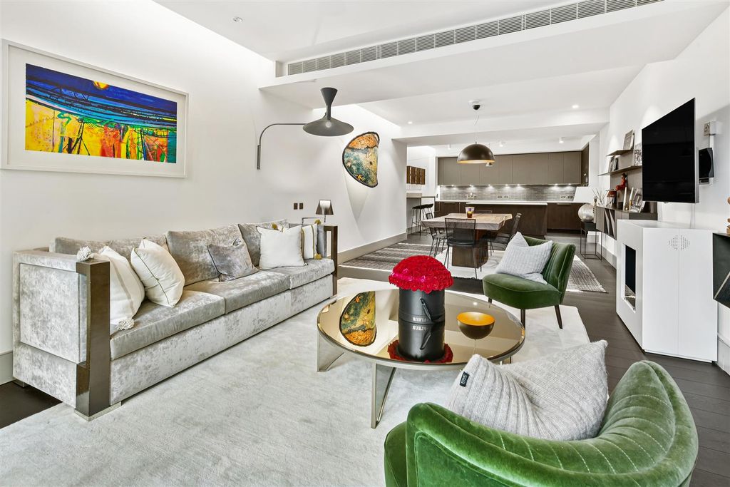 Property photo 3 of 22 55 Victoria St - Bruton