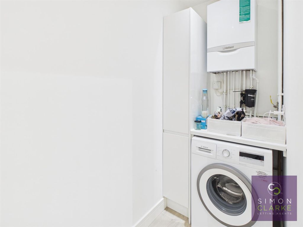 Property photo 3 of 8 Cam05425G0-Pr0099-Still005.Jpg