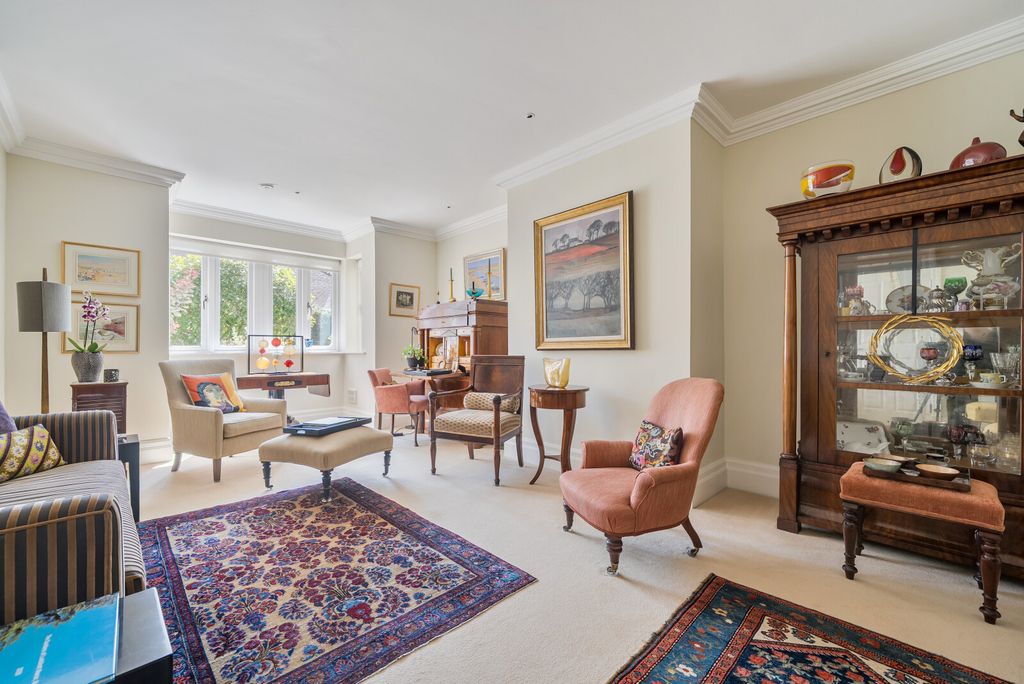 Property photo 3 of 23 1334679-11-689A2c...