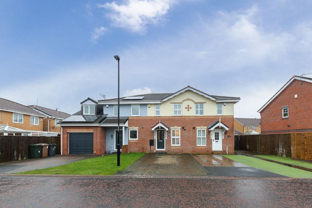 Property photo 1 of 13 External