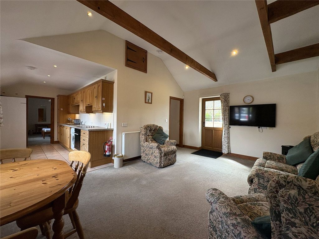 Property photo 2 of 11 Picture No. 14