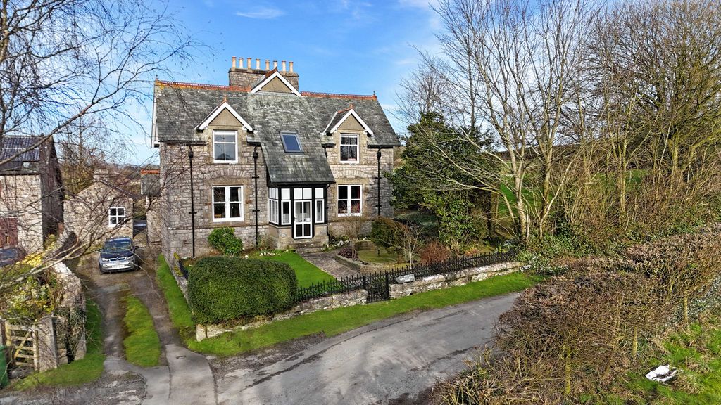 Property photo 1 of 48