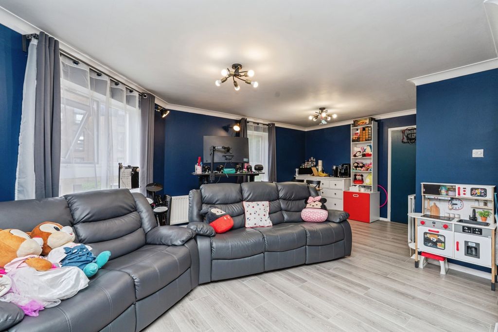 Property photo 2 of 17 Pbox-Img.Jpg